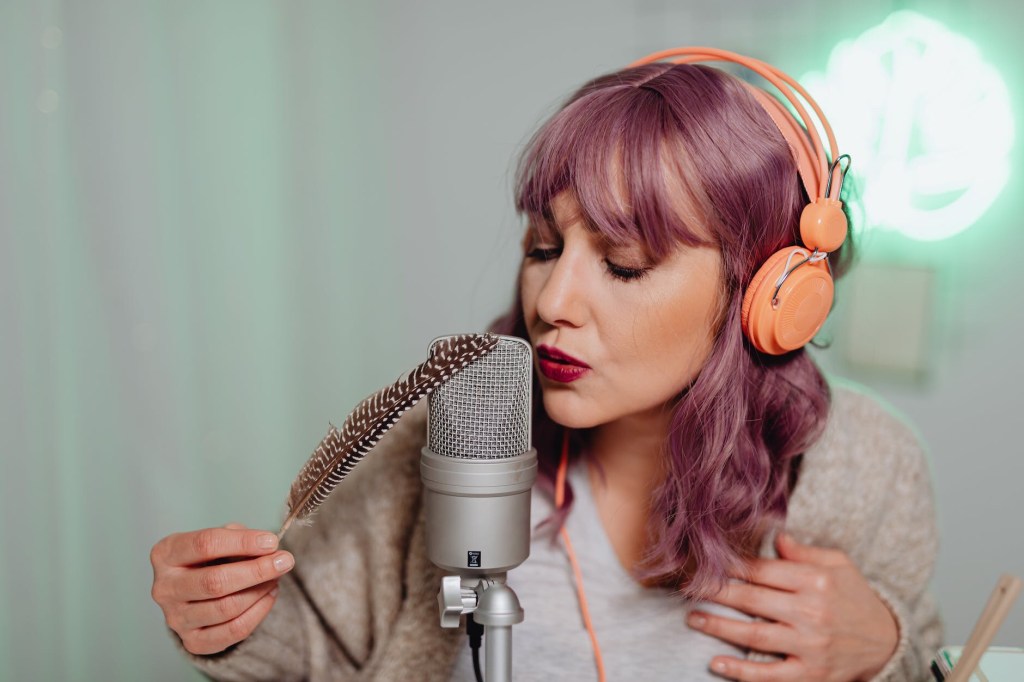 ASMR NEDİR? ASMR DİNLEYEREK&nbsp;UYUYORUM…