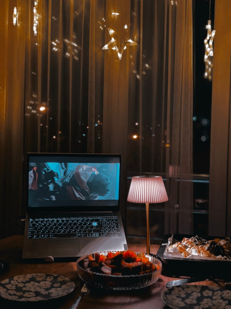 Bir Akşamın Büyüsü: Film, Işıklar ve Tatlı Bir&nbsp;Mola