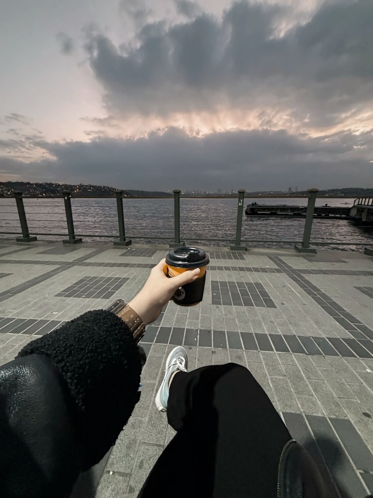 Sahil Sessizliği: Bir Kahve, Bir Mola, Bir&nbsp;Düşünce